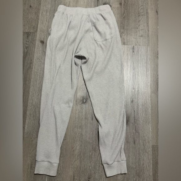 Alo Muse Sweatpant - Picture 5 of 6